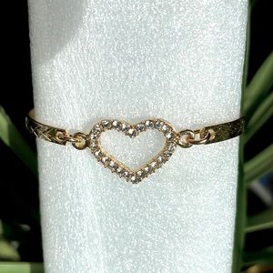 Diamond heart gold band bracelet